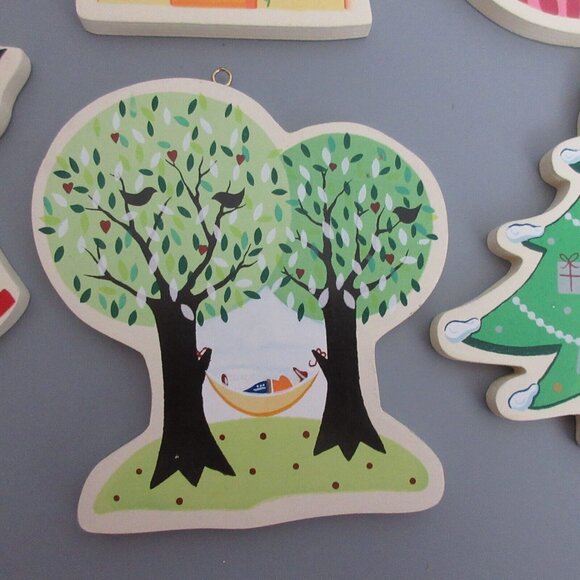 Lillian Vernon 6" Interchangeable 7 Piece Lot Wooden Holiday Door Ornaments 2000 - Picture 4 of 11